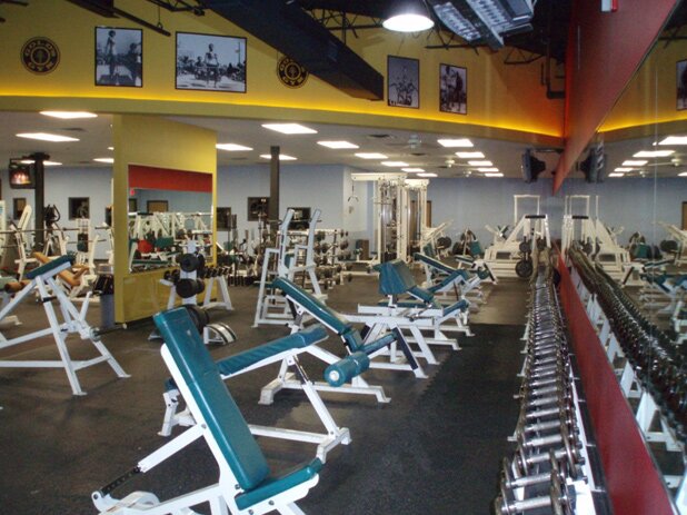 Тренажерный зал от Gold’s Gym. Спортивные штаны, майки, футболки для занятий в тренажерном зале - купить в интернет-магазине. Тренажерный зал от Gold’s Gym. Спортивные штаны, майки, футболки для занятий в тренажерном зале - купить в интернет-магазине.